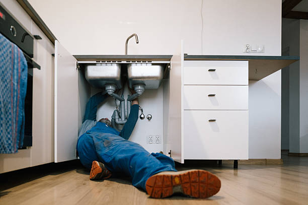 Professional Emergency Plumber technician working in Delaware, NJ